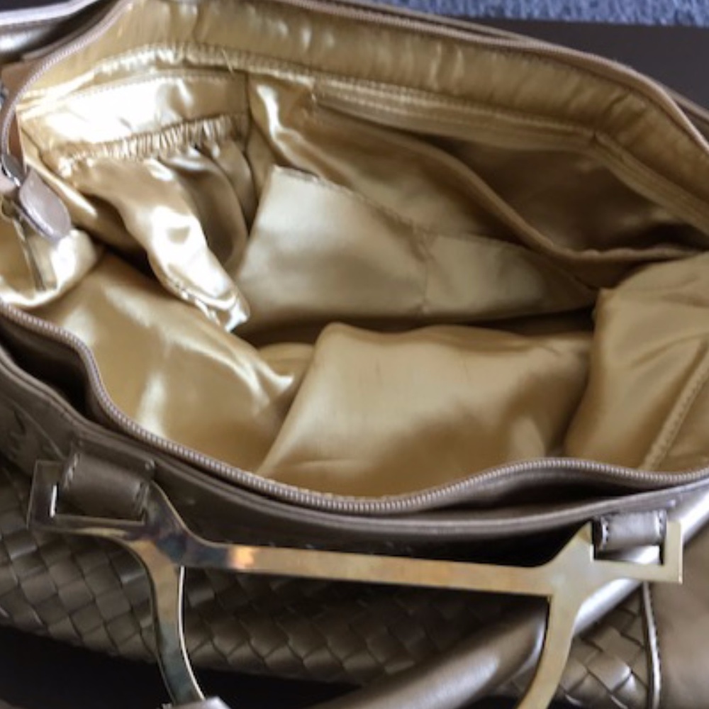 Large Gold Handbag - Picture 3 of 3